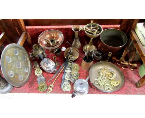 A collection of metal, mainly brassware, to include horse brasses, oil lamp base with three mythical beasts, a good quality c