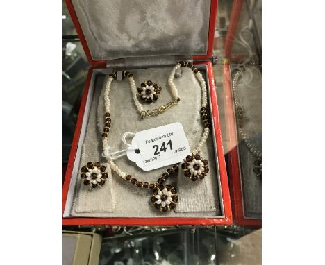 INDIAN PEARL & RED STONE NECKLACE PENDANT, EARRINGS & RING