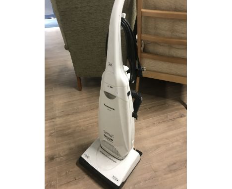PANASONIC SUPER LIGHT WEIGHT 1700 WATT HOOVER