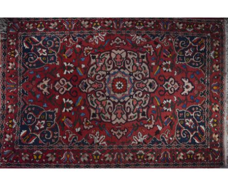 Alter Orientalischer Teppich214 cm x 141 cmOld oriental carpet214 cm x 141 cm