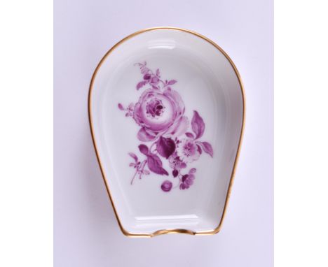 Aschenbecher Meissenmit floralem Dekor, polychrom bemalt, blaue Schwertermarke, 1. Wahl, 8 cm x 6 cmAshtray Meissenwith flora
