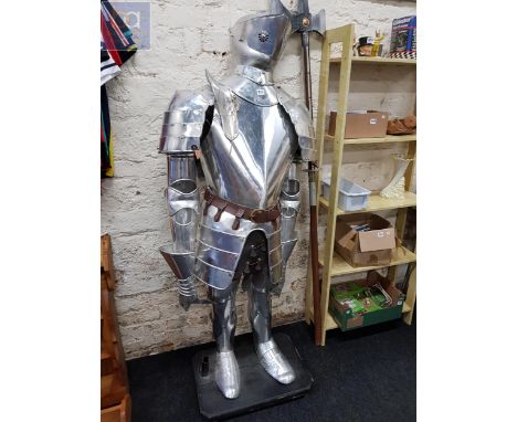 FULL SIZE SUIT OF ARMOUR &amp; AXE 