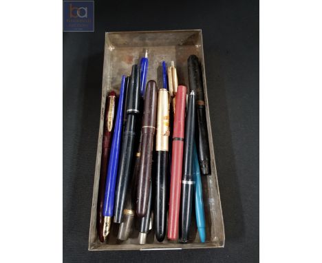 COLLECTION OF VINTAGE PENS 