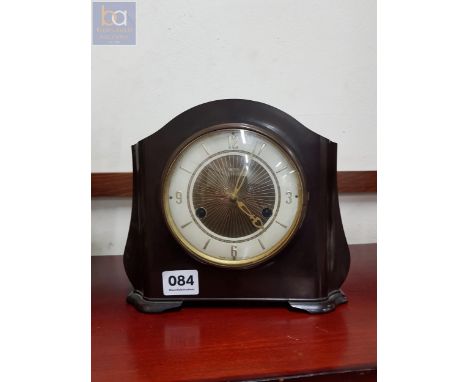 ANTIQUE BAKALITE MANTLE CLOCK 