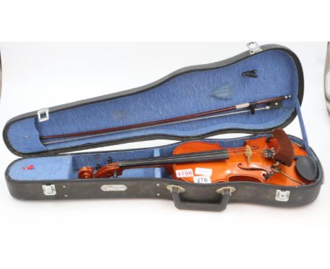 Lark violin in case with bow. UK P&amp;P Group 3 (£30+VAT for the first lot and £8+VAT for subsequent lots) 