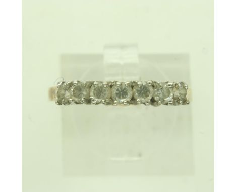 9ct gold ring set with cubic zirconia, size P, 1.0g. UK P&amp;P Group 0 (£6+VAT for the first lot and £1+VAT for subsequent l