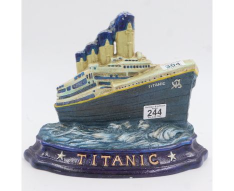 Cast iron Titanic doorstop, H: 26 cm. UK P&amp;P Group 2 (£20+VAT for the first lot and £4+VAT for subsequent lots) 