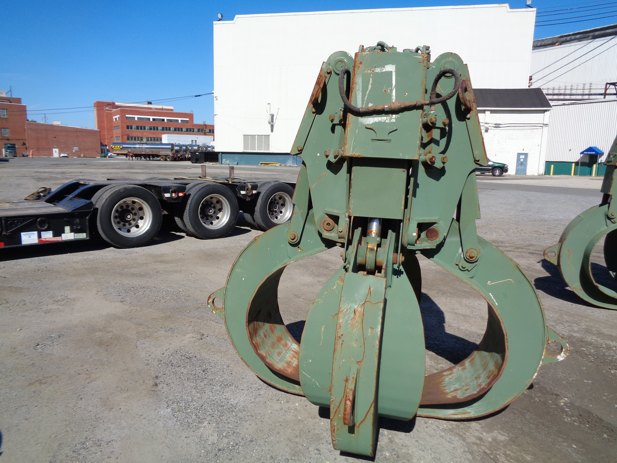 Hydraulic Claw Attachment (A)