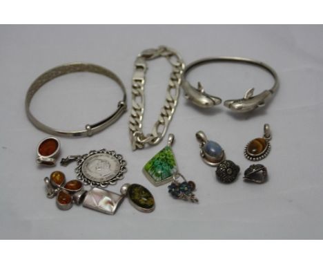 A MIXED LOT, to include a silver bracelet, various earrings, bangle, Austrian one Corona coin and a 925 Dolphin bangle