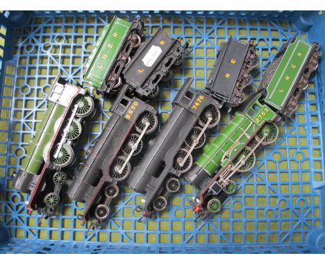 Three Triang 'OO' Gauge/4mm Unboxed Class B12 4-6-2 Steam Tender Locomotives, L.N.E.R green R/No 8509, L.N.E.R black R/No 857