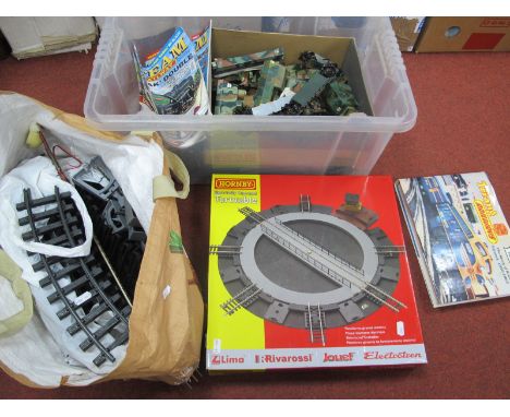 An Assorted Quantity of Model Railway Items, consisting of a 'OO' Gauge/4mm battery powered USA outline F7 diesel plus five i