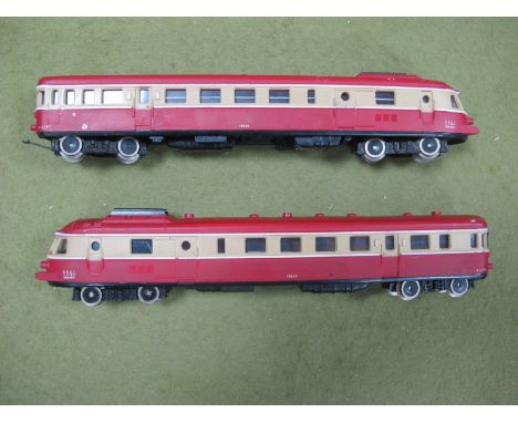LIMA 'HO' Gauge Ref 1002 2 Part S.N.C.F Multiple Unit R/No X-2780, good but missing buffers and centre coach (set would be th