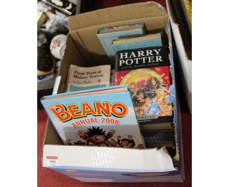 A box of children's books and annuals, to include J.K. Rowling - Harry Potter &amp; The Deathly Hallows, Beano annual 2008, F