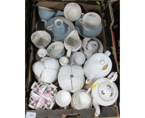 A collection of tea items, to include Royal Worcester, Royal Doulton, paragon etc