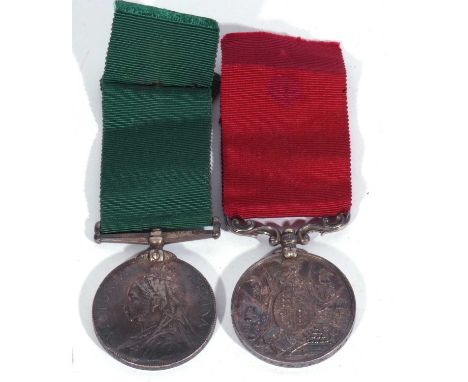 1901 dated Army long service and good conduct medal to W Neilson Munch: R, togther with Victorian volunteer long service meda