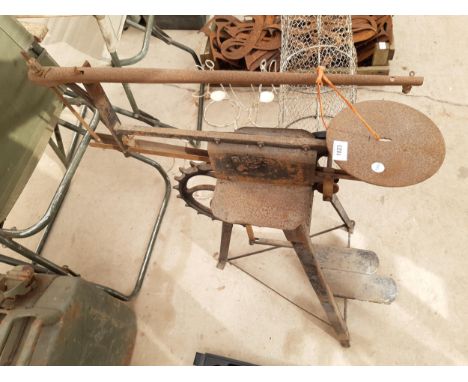 A VINTAGE MANUAL GEM SCROLL SAW 