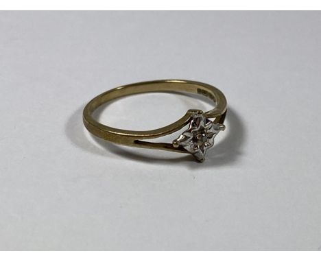 A 9CT GOLD DIAMOND RING, WEIGHT 1.2G 