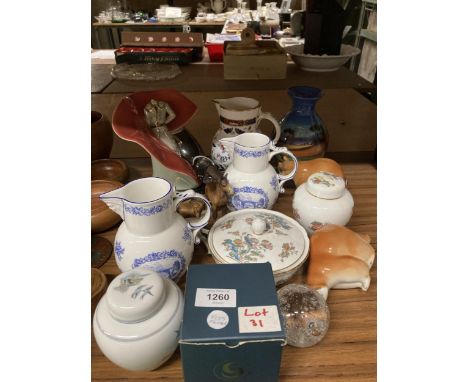 A QUANTITY OF CERAMIC ITEMS TO INCLUDE COALPORT JUGS, ANIMAL FIGURES TO INCLUDE RUSSIAN RACOONS, WEDGWOOD CHINA, ETC - SOME A