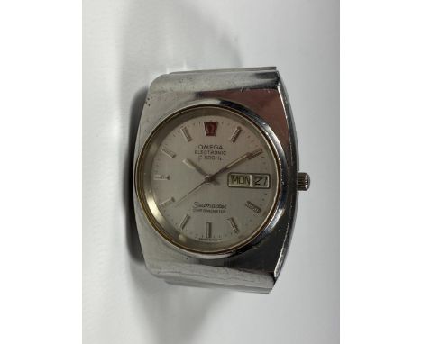 A VINTAGE OMEGA ELECTRONIC SEAMASTER CHRONOMETER DAY DATE WATCH 