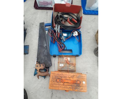 AN ASSORTMENT OF TOOLS TO INCLUDE A BLACK AND DECKER DRILL, DRILL BITS AND SAWS ETC 