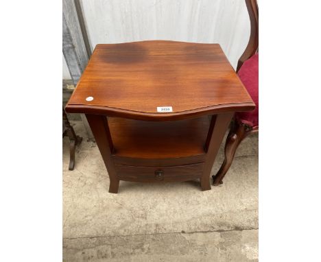 A MODERN TWO TIER LAMP TABLE WITH SINGLE DRAWERS 