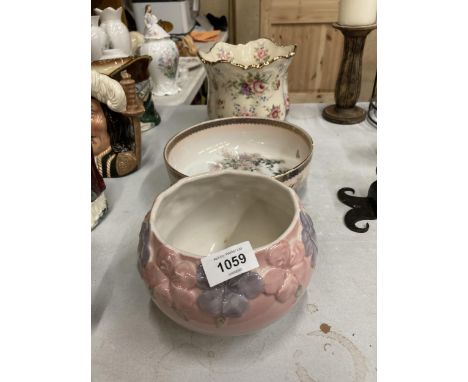 A VINTAGE FLORAL AND BUTTERFLY PATTERN BOWL PLUS TWO PLANTERS 