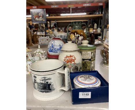 A QUANTITY OF CERAMIC ITEMS TO INCLUDE VASES, A LAAARGE DECORATED CERAMIC EGG TRINKET BOX, COMMEMORATIVE WARE, ETC 