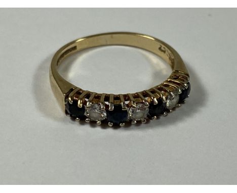 A 9CT GOLD SAPPHIRE &amp; CZ STONE RING, WEIGHT 1.9G 