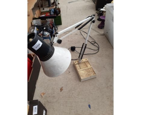 A RETRO WHITE ANGLE POISE LAMP 