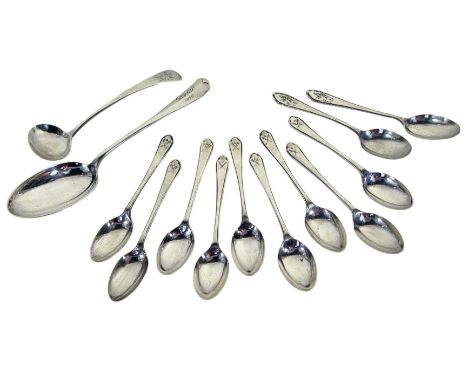 Nine silver teaspoons with golf club motif to the handle, Sheffield 1933, maker Walker &amp; Hall, together with a single sau