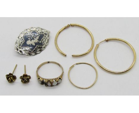 Group of jewellery to include an antique yellow metal opal and rose-cut diamond ring, 2.2g (af), a niello silver brooch, etc