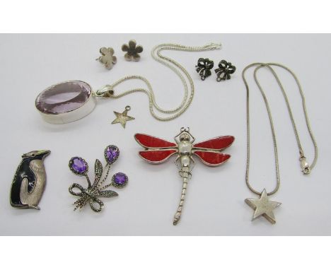 Collection of vintage silver jewellery to include an antique style amethyst and marcasite spray brooch, an enamelled penguin 
