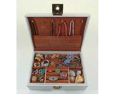Collection of vintage costume jewellery, mainly brooches, to include a gilt flower brooch stamped 'Grosse 65 Germany' to reve
