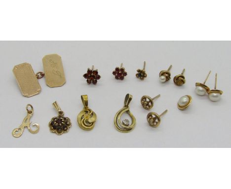 Collection of 9ct jewellery to include a single engine turned cufflink, a small pendant set with a melee diamond and similar 