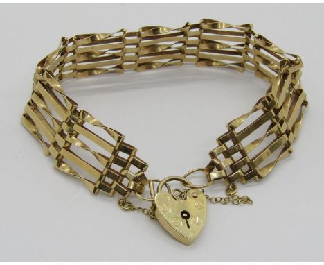 1970s 9ct gate link bracelet with heart padlock clasp, 10.9g