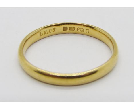 22ct wedding ring, maker W Wilkinson Ltd, London 1940, size L/M, 2.6g