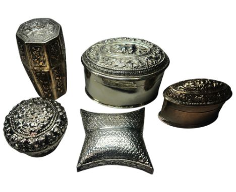 Five Thai silver Betel boxes, of varying shapes and sizes, 9.2oz