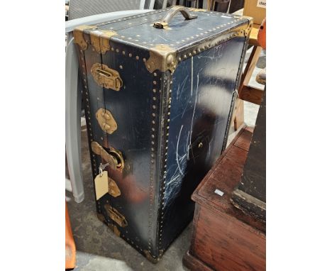 Metal bound and blue painted steamer trunk, 87cm x 34cm x 53cm&nbsp;