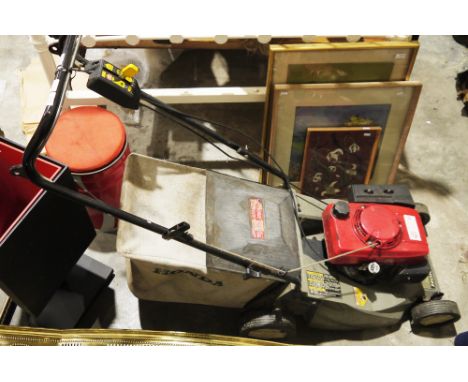 Honda 464 Pan European rotary lawnmower&nbsp;with grass box&nbsp;