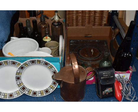TWO BOXES AND LOOSE VINTAGE MISCELLANEOUS ITEMS to include a quantity of Broadhurst 'Rushstone' tea wares, a group of Minton'