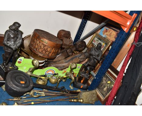 ONE BOX OF METALWARE, TREEN AND LOOSE PRINTS, to include a French copper pudding steamer, three graduated copper sieves, a co