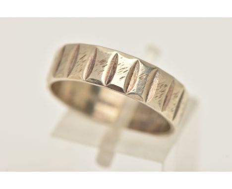 A 9CT WHITE GOLD TEXTURED BAND RING, approximate band width 5.9mm, hallmarked 9ct Birmingham, ring size P, approximate gross 