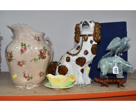 A GROUP OF MISCELLANEOUS DECORATIVE ITEMS to include a boxed Chinese jadeite sculpture of a bird seated on the back of a bear