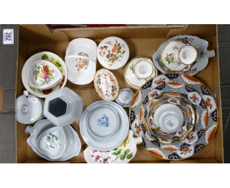 A mixed collection of Spode items to include: Shima Patterned presentation set, Mikado &amp; Queens Bird Patterned items etc