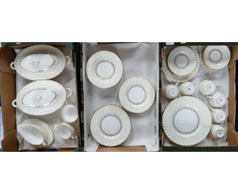 Extensive Minton Gold Cheviot dinner &amp; tea service: Minton Gold Cheviot dinner &amp; tea service, 50 pieces approx, inclu