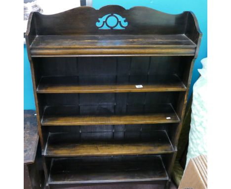 Early 20th Century 5 Shelf Bookcase: 91 length, 134 height and 23cm width