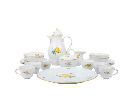MEISSEN Kaffeeservice "Gelbe Rose", 20. Jh. 22-tlg., für 6 Personen; Dekor "Gelbe Rose", Reliefzierat "Neumarseille", bestehe