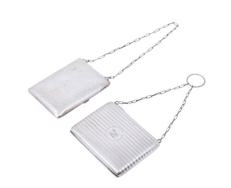 BIRMINGHAM/USA, 2 Etuis, 925 Silber, 1. Hälfte 20. Jh. H. MATTHEWS: Zigarettenetui mit Kette, 1905; W.H. SAART CO: Etui mit S