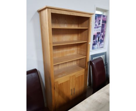 LIGHT OAK EFFECT BOOKCASE