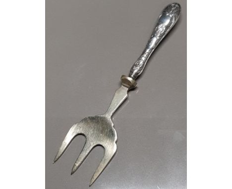 HALLMARKED SHEFFIELD 1912 SILVER PICKLE FORK